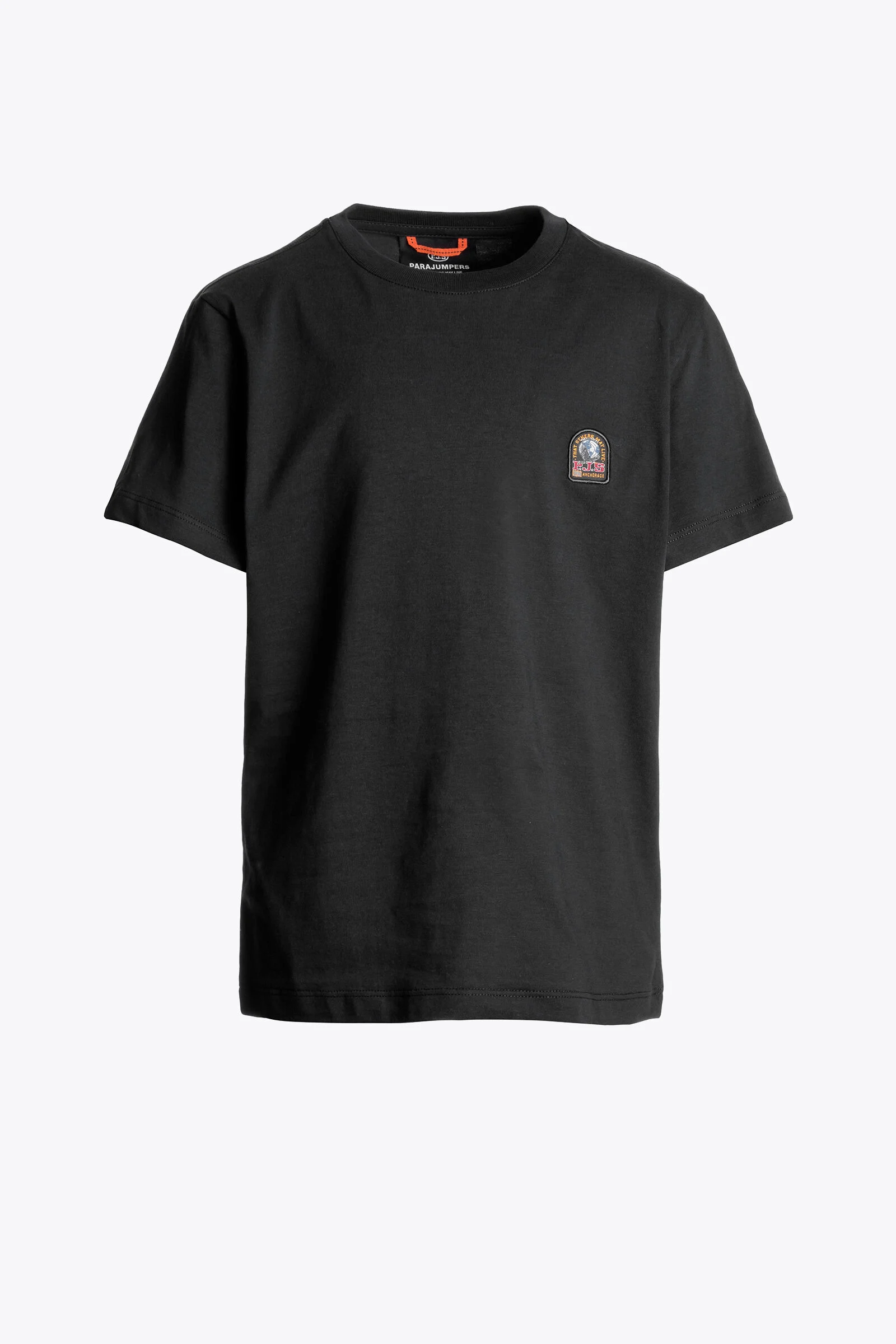 CAMISETA CON PARCHES