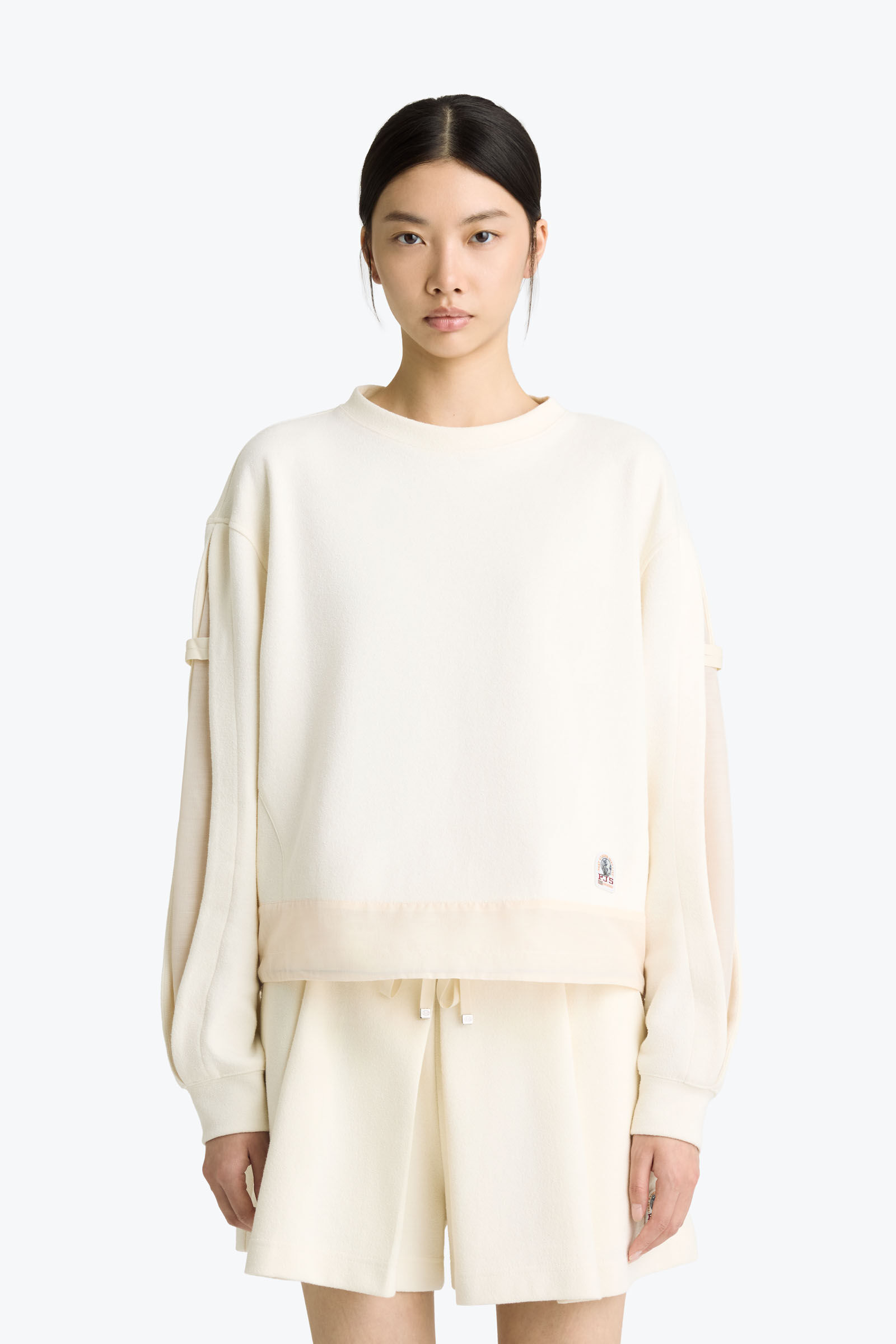 REONA - CHANDAL CON CUELLO REDONDO