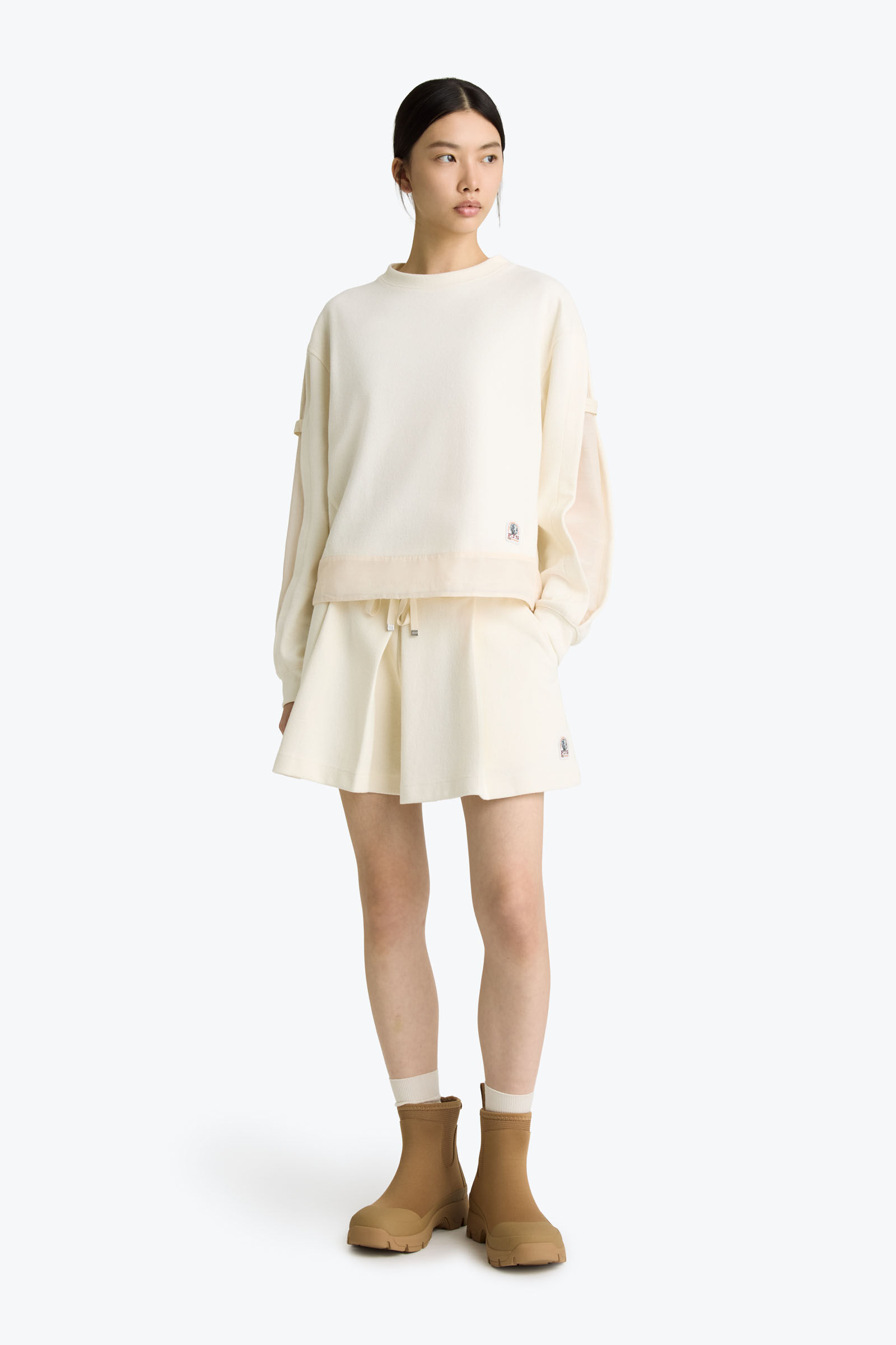 REONA - CHANDAL CON CUELLO REDONDO